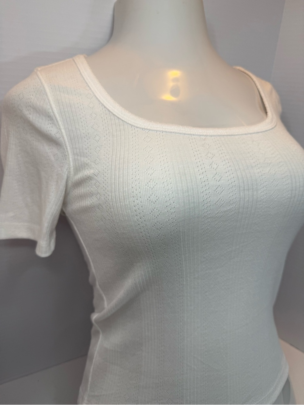 Universal Thread Ivory Scoop Neck Short Sleeve Top